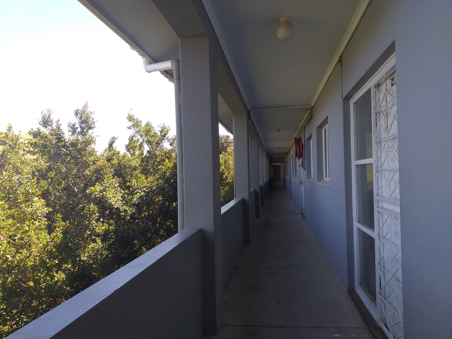 To Let 2 Bedroom Property for Rent in Southernwood Eastern Cape